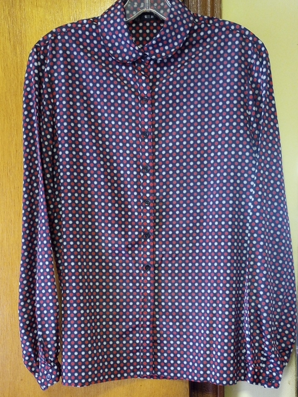 Halston VI Vtg Button Down Polyester Blouse w/ Collar. Navy Blue, Red & White